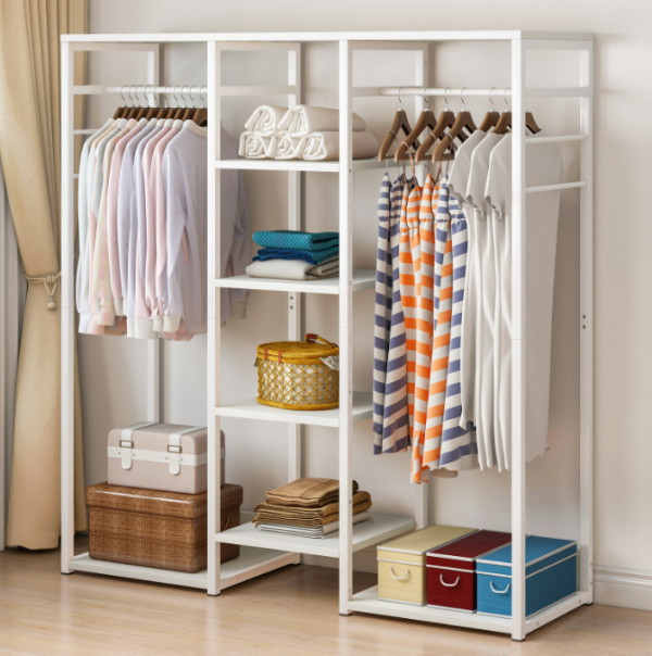 Lemari pakaian dengan rak gantung khusus untuk baju